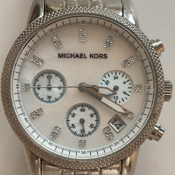 MICHAEL KORS Ritz Chronograph chrome date watch 5020 EUC - Picture 2 of 12